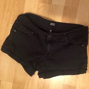 Black jean shorts size 5